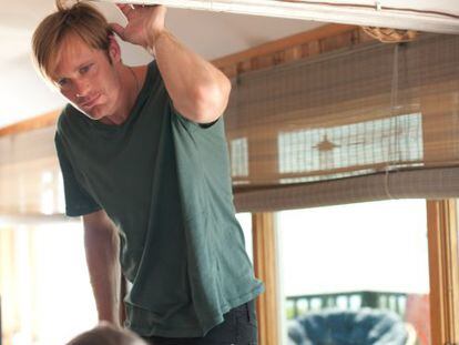 Alexander Skarsg&aring;rd, en una imagen de &#039;Qu&eacute; hacemos con Maisei?&#039; 