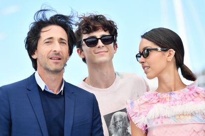 Adrien Brody, Timothée Chalamet y Lyna Khoudri, en Cannes.