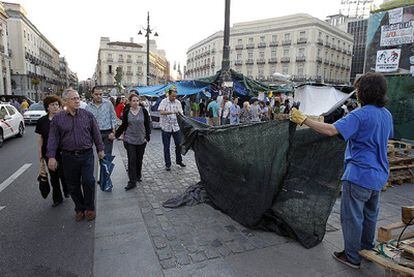 Desmantelamiento del campamentos de los indignados en la Puerta del Sol de Madrid.