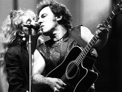 Bruce Springsteen con Patti Scialfa en el concierto que ofreció en Madrid el 2 de agosto de 1988.