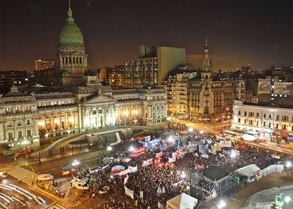 Marcha a favor del matrimonio entre personas del mismo sexo frente al Congreso Nacional en Buenos Aires.
