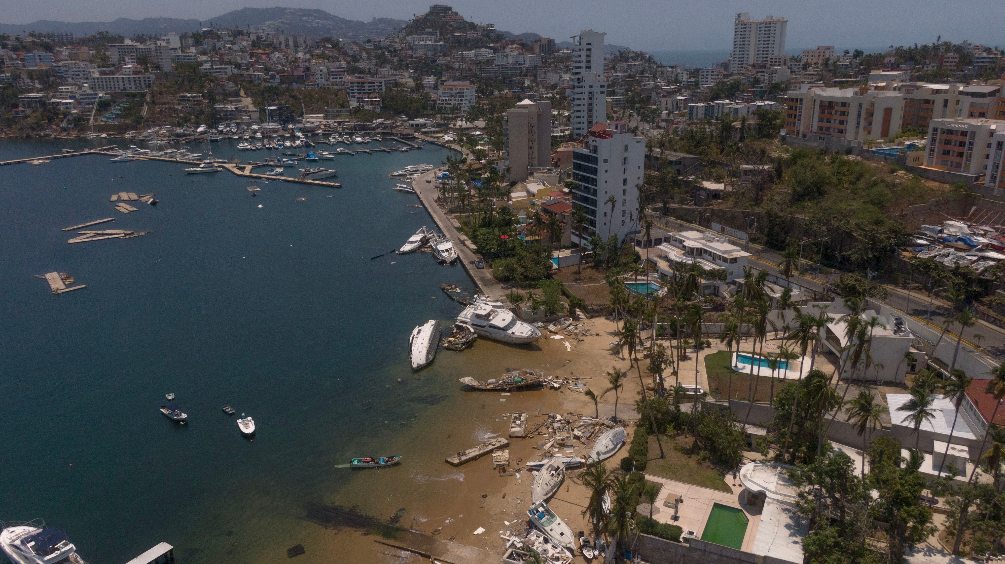 Vista de la Marina en el puerto de Acapulco a seis meses del paso del huracán 'Otis'.