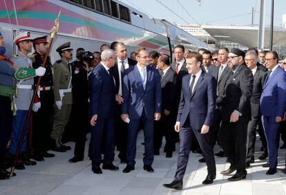 Emmanuel Macron y Mohammed VI, este jueves en Tánger durante la inauguración del tren de alta velocidad que unirá las ciudades de Tánger y Casablanca.