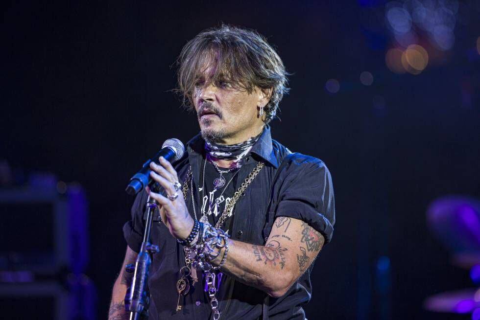 Johnny Depp durante un concierto con Alice Cooper en Arizona en diciembre de 2019.