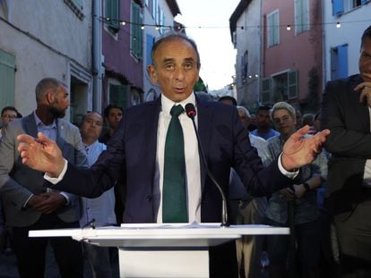 El líder ultra francés Éric Zemmour al reconocer la noche del domingo su derrota en la primera vuelta de las legislativas.