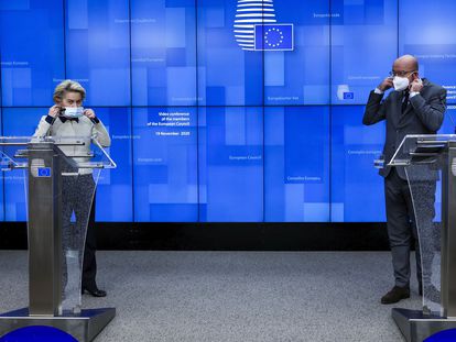 La presidenta de la Comisión Europea, Ursula von der Leyen, y el presidente del Consejo Europeo, Charles, Michel, en Bruselas el pasado 19 de noviembre.