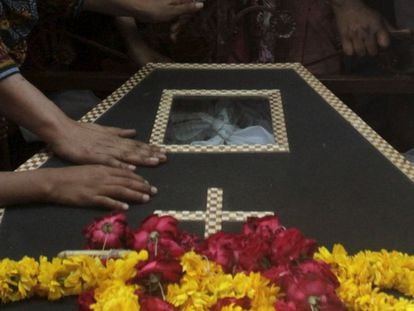 Funeral por uno de los asesinados el domingo en Lahore.