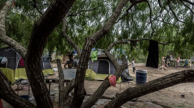Interior del campamento de refugiados en Matamoros, Tamaulipas (México).