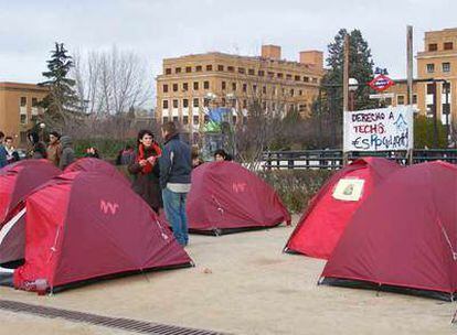 Acampada por una vivienda digna en Ciudad Universitaria