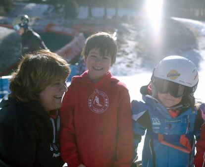 Sylvana, con algunos de sus alumnos en La Molina (Girona).