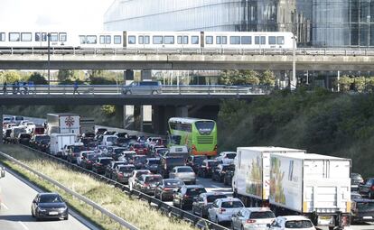 Un atasco a las afueras de Copenhague, capital de Dinamarca.