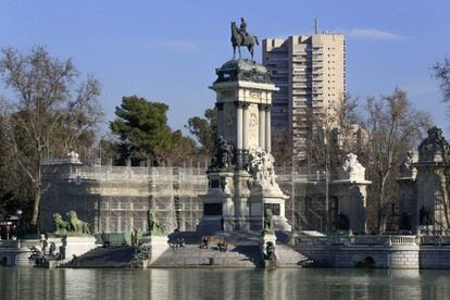 Obras de restauraci&oacute;n del monumento Alfonso XIII.