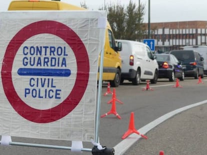 Control de la Guardia Civil para comprobar que se respeta el confinamiento perimetral de Zaragoza GUARDIA CIVIL.