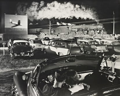 Fotografía 'Tren de vapor viajando hacia el este, Iaeger, Virginia Occidental', de 1956. Obra propiedad del Detroit Institute of Arts.
