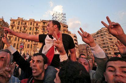 Después de celebrar la mayor protesta contra el régimen de Mubarak, hoy una multitud se ha vuelto a congregar en la plaza de la Liberación.
