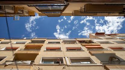 Bloque de viviendas en la calle San Juan de Letrán, en Málaga.