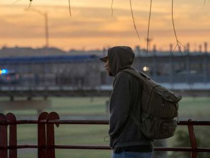 Los 3.000 kilómetros de frontera que separan Estados Unidos de México están más vigilados que nunca y la inmigración irregular presenta las cifras más bajas desde 1971