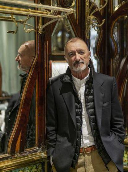 Arturo Pérez-Reverte en París el 1 de octubre.