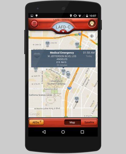 La app muestra en un mapa la situación de la emergencia médica, la hora en la que ha sido lanzada la alerta y la posición de los potenciales rescatadores. Este pantallazo muestra como se ve en un teléfono con sistema Android.