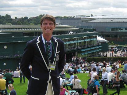 Denis Pitner posa en las instalaciones de Wimbledon.