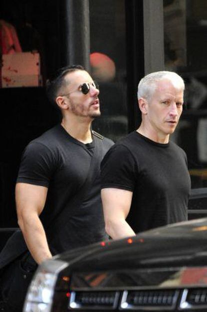 Anderson Cooper (derecha) con su novio Ben Maisani.