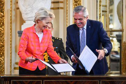 Von der Leyen y Fernández, el 13 de junio en Buenos Aires.