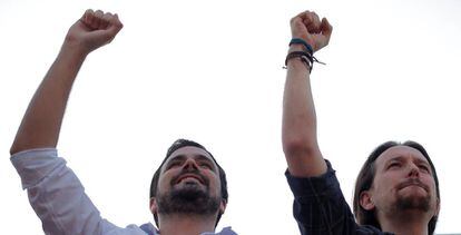 Alberto Garzón, izquierda, y Pablo Iglesias, líderes de Unidos Podemos.
