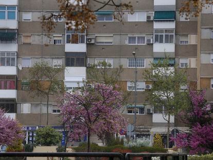 Edificio de viviendas en la localidad de Badia del Vallès.