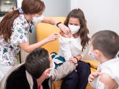DVD 1085 (15/12/2021) Hospital La Paz.
Una niña es vacunada en el ala de maternidad del hospital La Paz de Madrid
 David Expósito