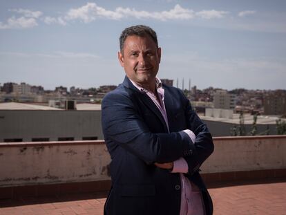 El empresario Enrique Tomás, en la nueva sede de la empresa en Badalona.