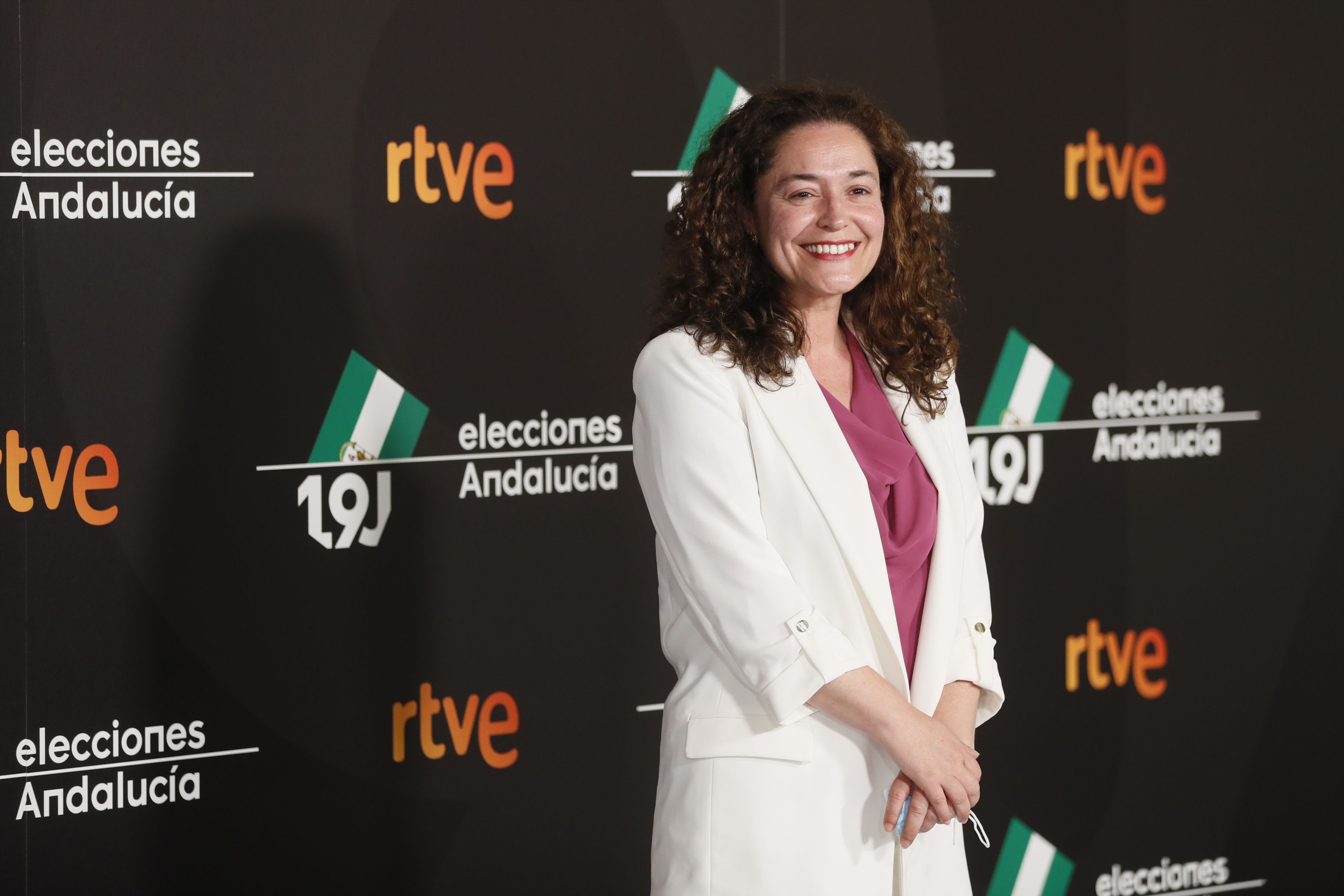 La candidata de Por Andalucía, Inmaculada Nieto, llega al primer debate electoral de cara a las elecciones legislativas andaluzas que tiene lugar este lunes en Sevilla. 