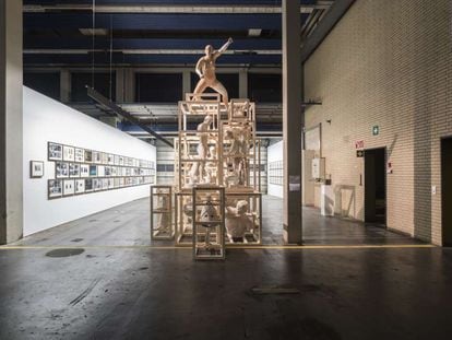 Instalación creada por Daniel García Andújar para Kassel, The Disasters of War, Trojan Horse, de 2017.