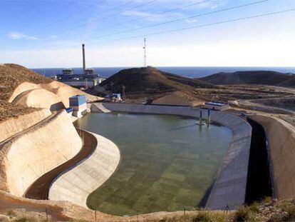 Planta desaladora de Carboneras, en Almería.