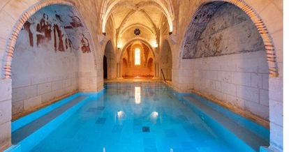 Una de las piscinas del hotel y balneario Castilla Termal Monasterio de Valbuena, en Valladolid.