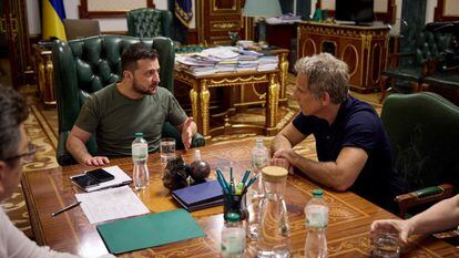El presidente ucraniano, Volodímir Zelenski, en una reunión junto al actor Ben Stiller en su despacho en Kiev, Ucrania, el pasado 20 de junio.