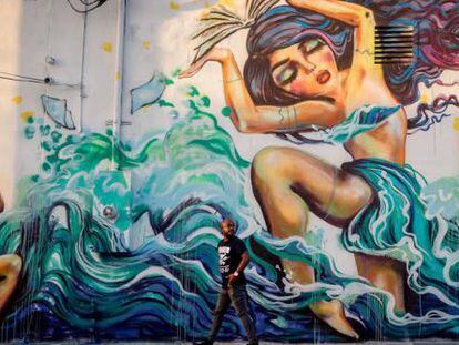 Grafitis de distintos artistas adornan las paredes de Wynwood.