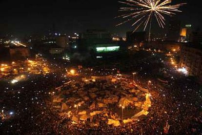 Fuegos artificiales el 11 de febrero de 2011 en la plaza de la Liberación de El Cairo (Egipto) para celebrar que Mubarak cede el poder al Ejército.