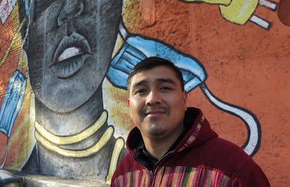 Nicasio López es wichi. Nació en Sauzalito, provincia de El Chaco. Fue el primero de su comunidad en graduarse de enfermero.