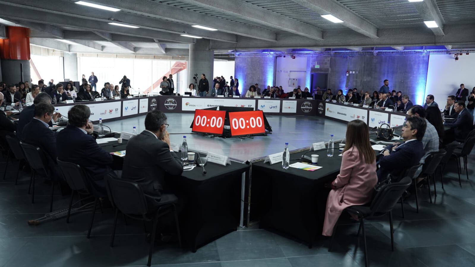 Los participantes del foro 'Desafíos de la Democracia', organizado PRISA Media, el 19 de abril de 2024.