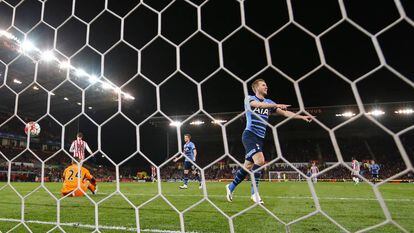 Kane celebra un gol ante el Stoke.