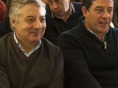 De izquierda a derecha, Blanco y Besteiro durante un comit&eacute; nacional del partido celebrado hace un a&ntilde;o en Santiago.