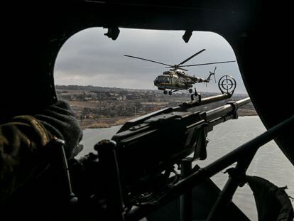 Helicópteros ucranios en el este del país este viernes.
