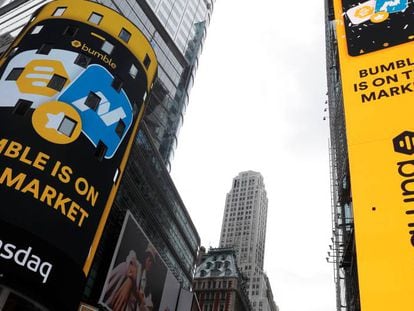Publicidad en Times Square anunciando la salida a Bolsa de Bumble.