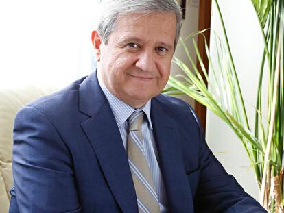 Entrevista con Javier Cuesta Nuin, Presidente y consejero delegado de la Sociedad Estatal Correos y Telégrafos, S.A.E.