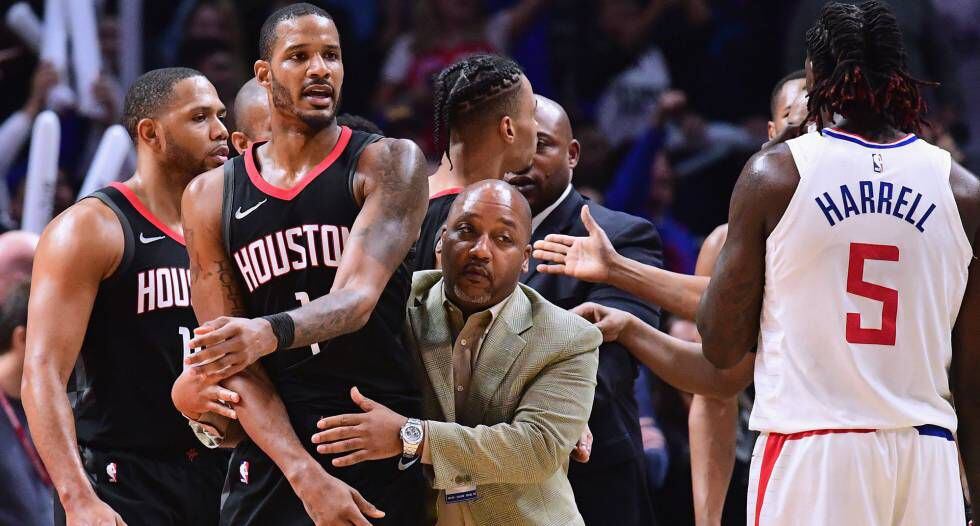 Un momento de tensión durante el Clippers-Rockets.