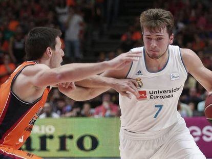 Doncic escapa de Van Rossom