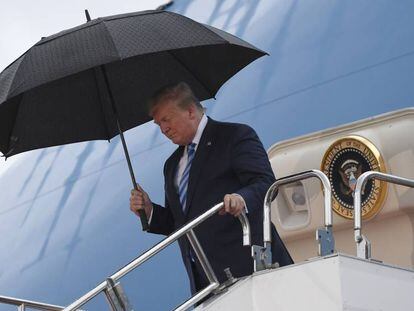 En foto: Donald Trump, tras llegar a Osaka. En vídeo, declaraciones de Trump sobre Irán.