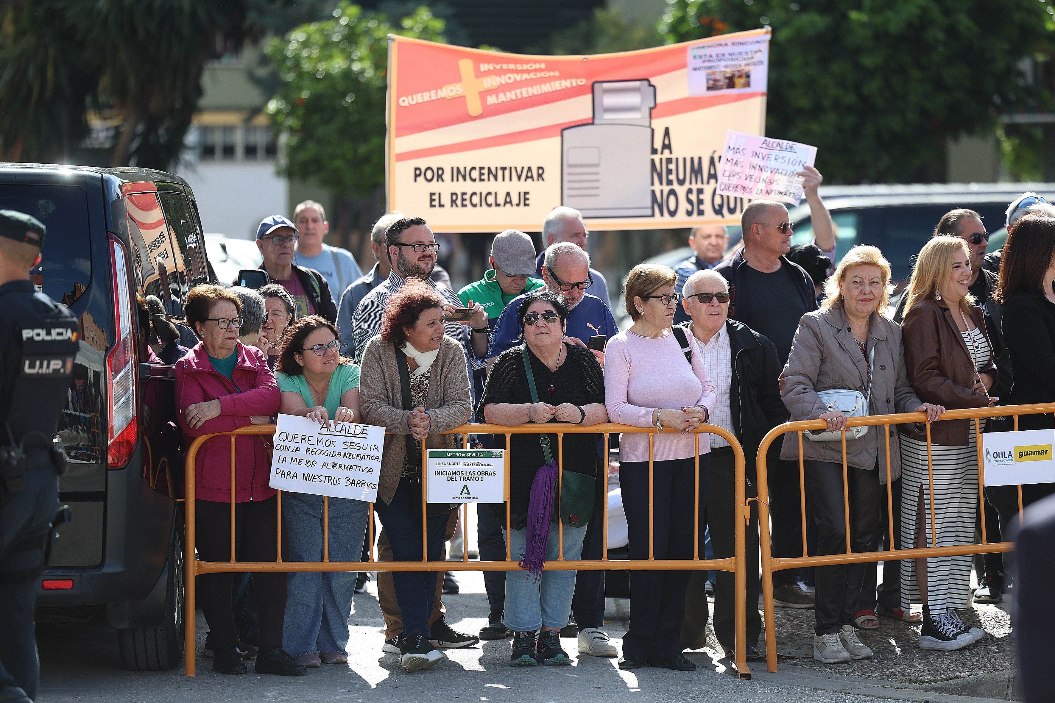 El Ayuntamiento de Sevilla acaba con un sistema de recogida de basuras que fue pionero