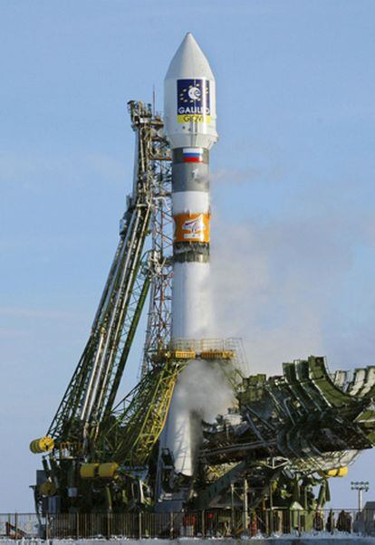 Lanzamiento del cohete Soyuz-Fregat con el <i>Giove-A</i>, desde Baikonur.
