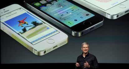 Tim Cook, consejero delegado de Apple, en la presentaci&oacute;n del sistema operativo iOS 7.